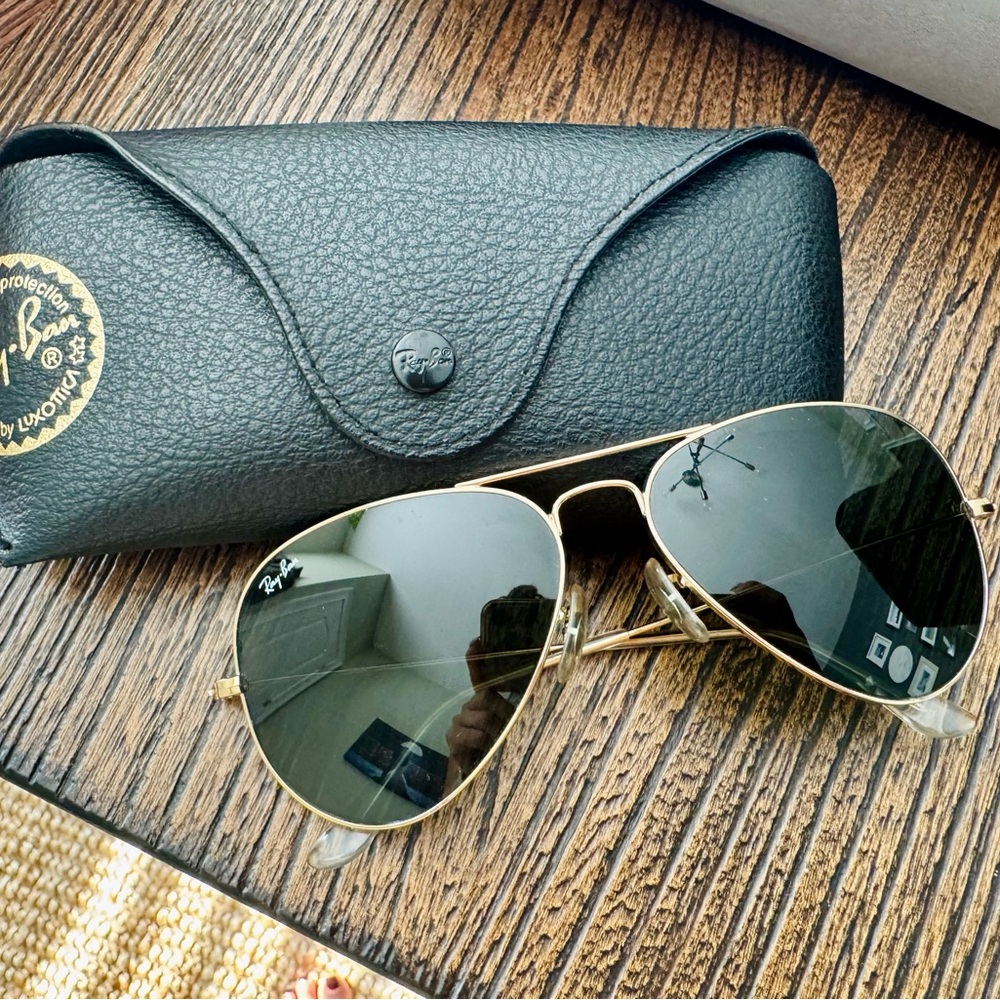 Ray-Ban Classic Gold Aviators